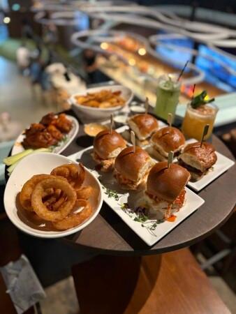 Best Sports Bars in Fresno - The Fairway Lounge