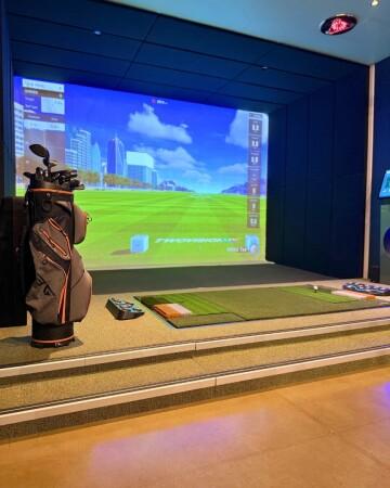 Best Sports Bars in Fresno - The Fairway Lounge