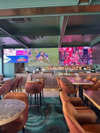 Best Sports Bars in Gladstone Central - The Queens Hotel Gladstone