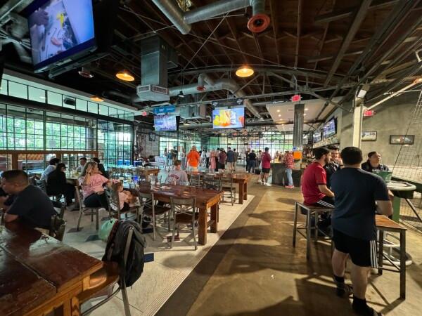 Best Sports Bars in Houston - Pitch 25
