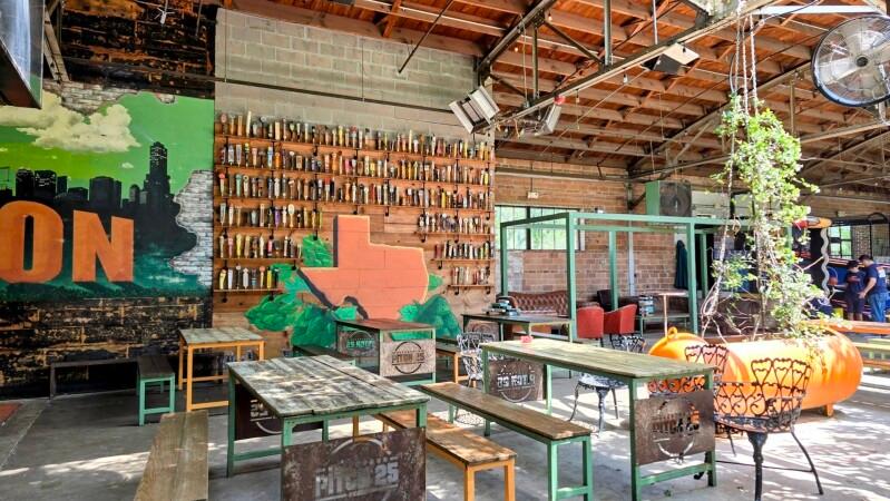 Best Sports Bars in Houston - Pitch 25
