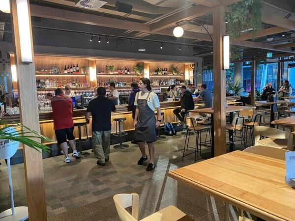 Best Sports Bars in Docklands - Quarterhouse