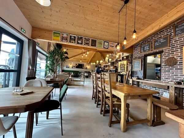 Best Sports Bars in Tréauville - La mer à boire