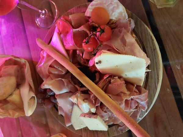 Best Sports Bars in Saint-raphaël - L'Usine concept store