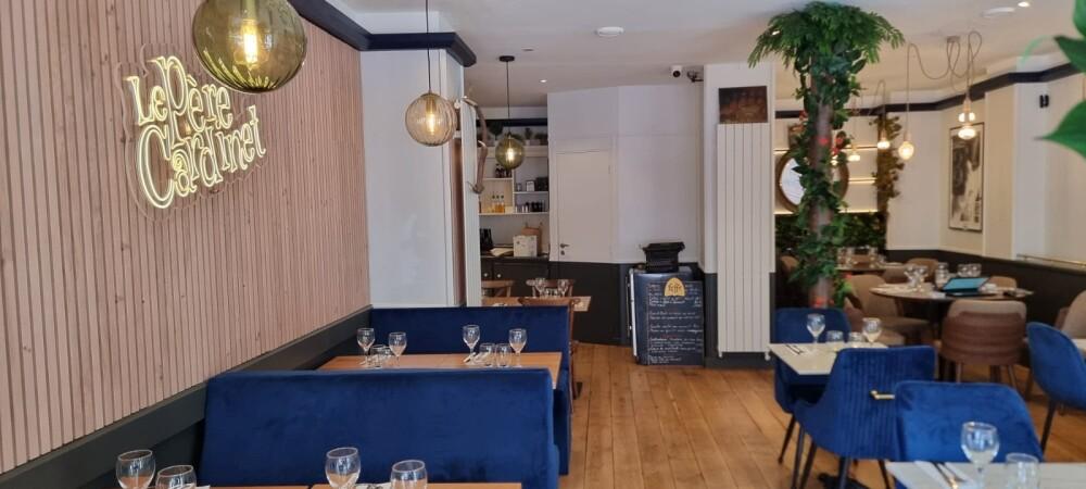 Best Sports Bars in Paris - Le Père Cardinet