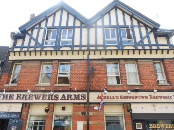 Best Sports Bars in Cotswold - The Brewers Arms