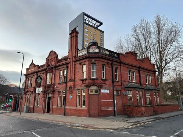 Best Sports Bars in Salford - Lamb Hotel