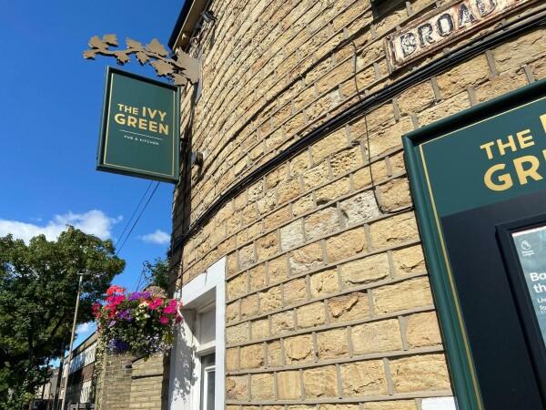 Best Sports Bars in Kirklees - Ivy Green