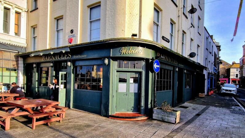 Best Sports Bars in Kent - Barnacles