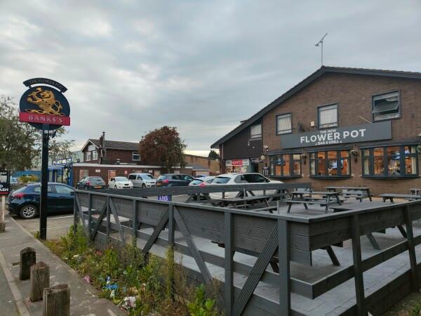 Best Sports Bars in Sandwell - The New Flower Pot Bar And Grill