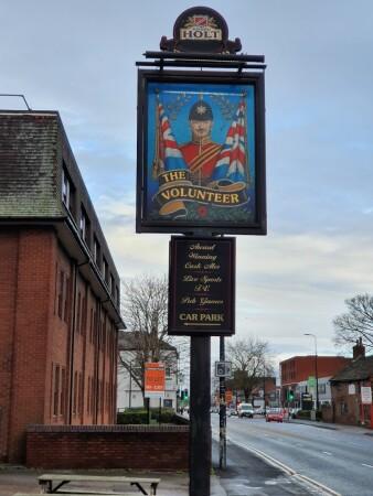 Best Sports Bars in Trafford - Volunteer Hotel