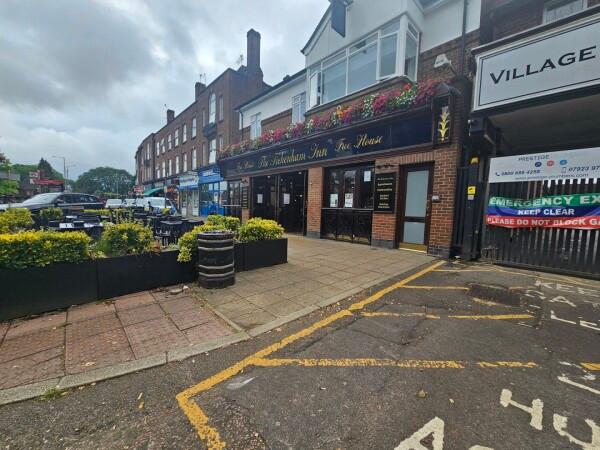 Best Sports Bars in Ealing - The Tichenham