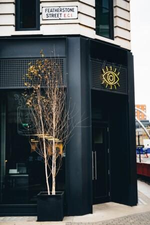 Best Sports Bars in London - Daffodil Mulligan