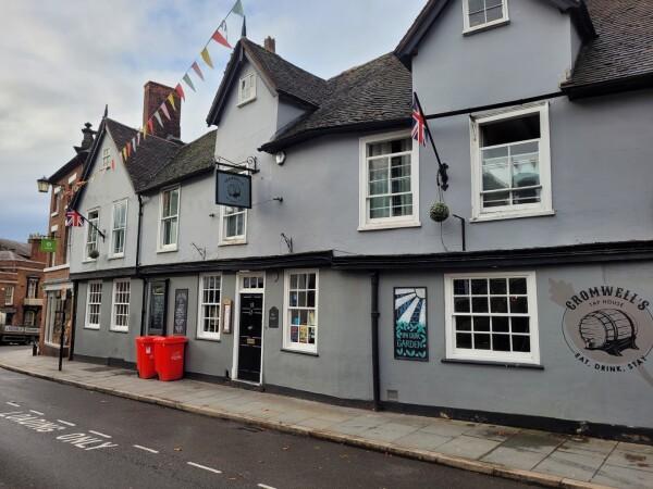 Best Sports Bars in Shropshire - Cromwell's Inn