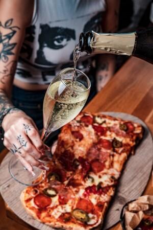 Best Sports Bars in Leeds - Pinnacle Sports & Games