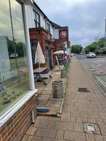 Best Sports Bars in Guildford - The Royal Swan