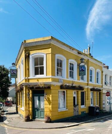 Best Sports Bars in Sevenoaks - Prince Albert