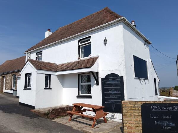 Best Sports Bars in Kent - Royal Oak