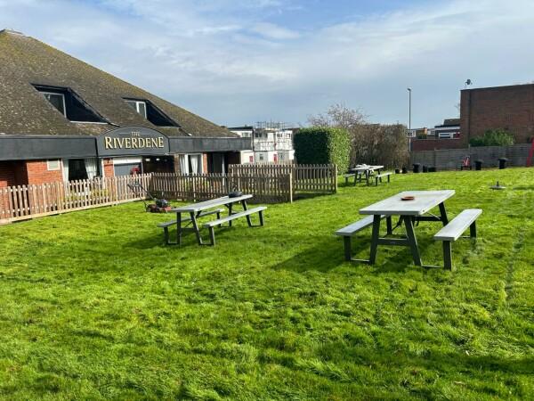 Best Sports Bars in Berkshire - The Riverdean