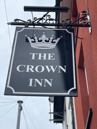 Best Sports Bars in Newport - The Crown Inn
