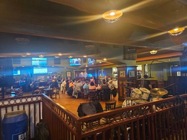 Best Sports Bars in Anchorage - 907 Ale House East