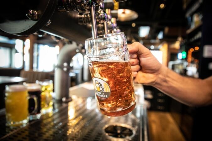 Best Sports Bars in Cannes - Chez le Brasseur