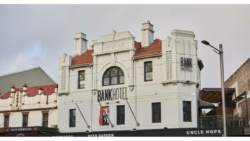 Best Sports Bars in Newtown - Bank Hotel