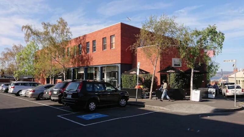 Best Sports Bars in Battery Point - Prince of Wales Hotel