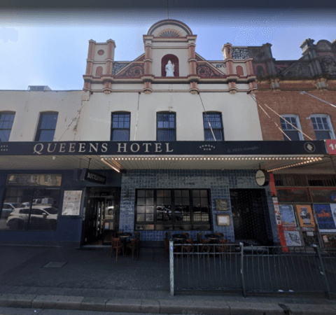 Best Sports Bars in Enmore - Queens Hotel