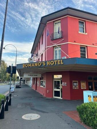 Best Sports Bars in Wagga Wagga - Romano's Hotel