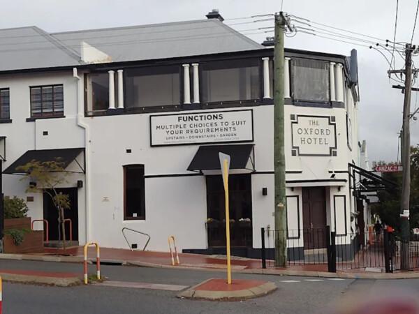 Best Sports Bars in Leederville - The Oxford Hotel