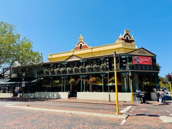 Best Sports Bars in South Perth - Windsor Hotel