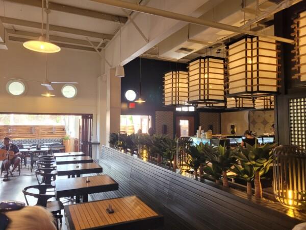 Best Sports Bars in Lahaina - Macadangdang DBA Happy Fish