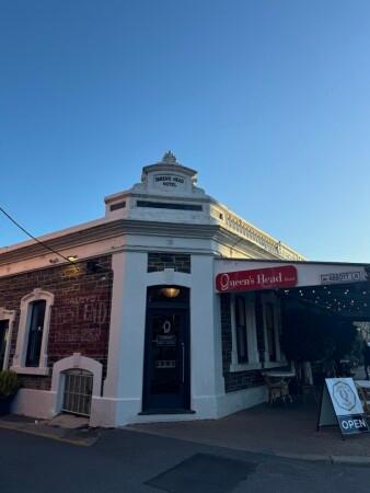 Best Sports Bars in North Adelaide - The Queens Head
