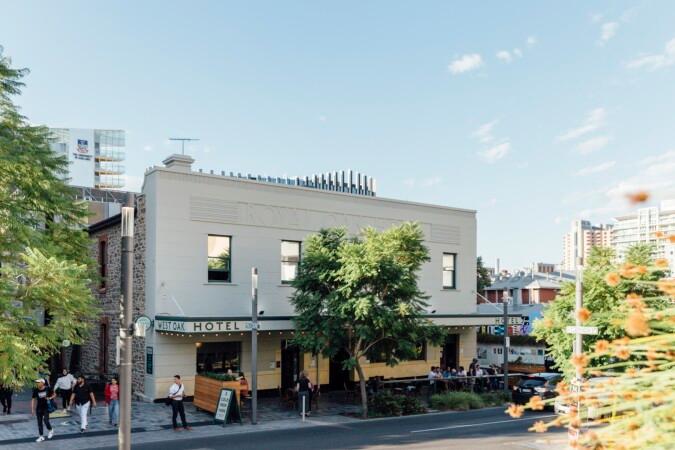 Best Sports Bars in Adelaide - West Oak Hotel
