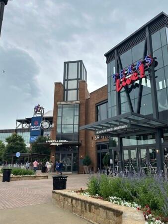 Best Sports Bars in Arlington - Shift 4 Arena- Live! Arena Arlington