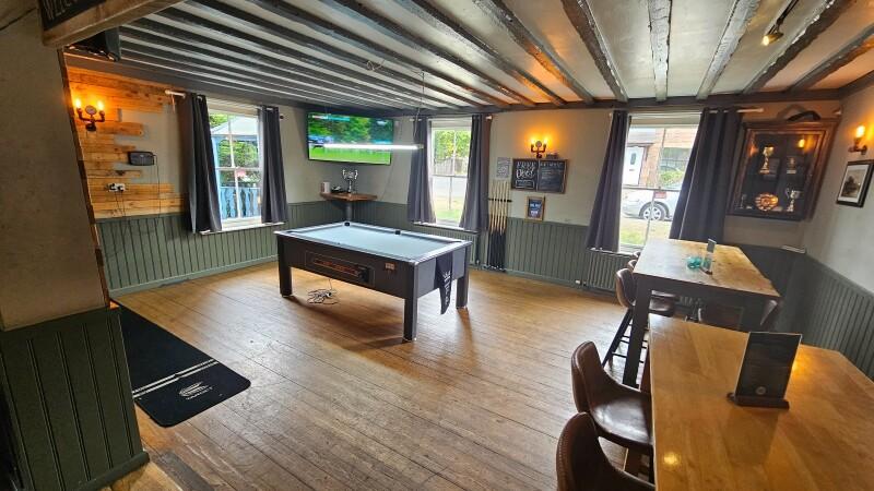 Best Sports Bars in Winchester - Rising Sun