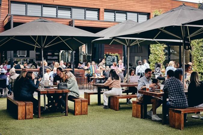 Best Sports Bars in Melbourne - St Andrews Beach Brewery