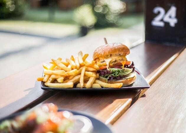 Best Sports Bars in Melbourne - St Andrews Beach Brewery