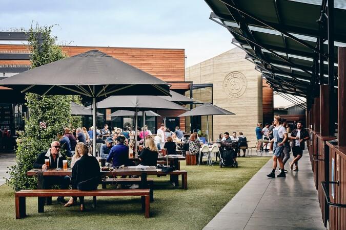 Best Sports Bars in Melbourne - St Andrews Beach Brewery