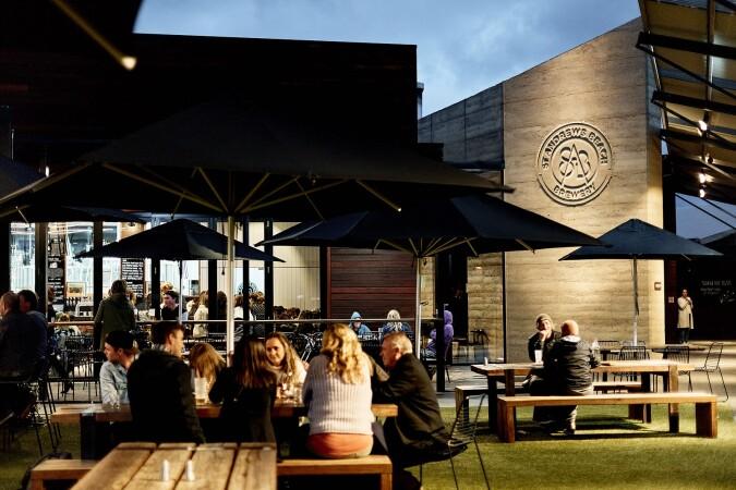 Best Sports Bars in Melbourne - St Andrews Beach Brewery