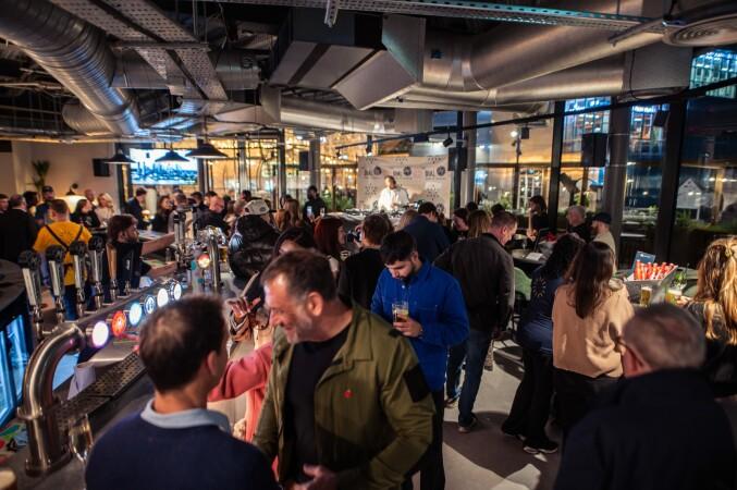 Best Sports Bars in London - The Dial - Home of Meantime