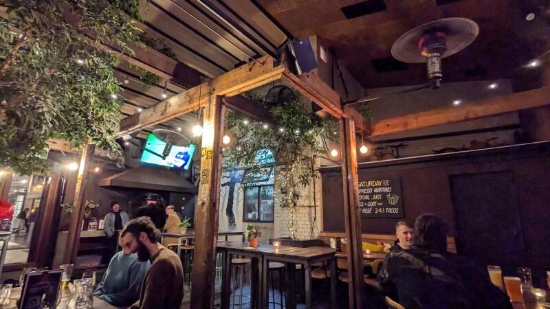 Best Sports Bars in Abbotsford - Aviary Hotel