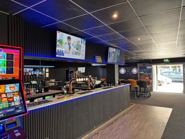Best Sports Bars in Torquay - Cue Sports Academy