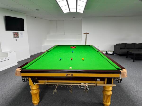 Best Sports Bars in Torquay - Cue Sports Academy