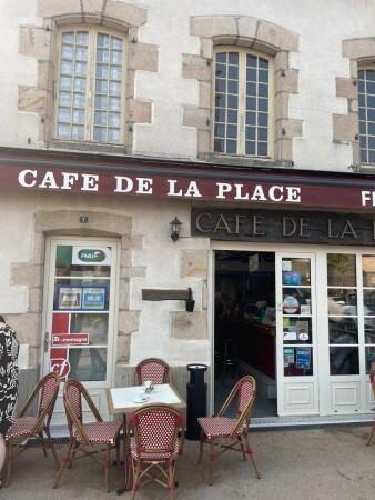Les Meilleurs Bars à Chamboulive - Le café de la place