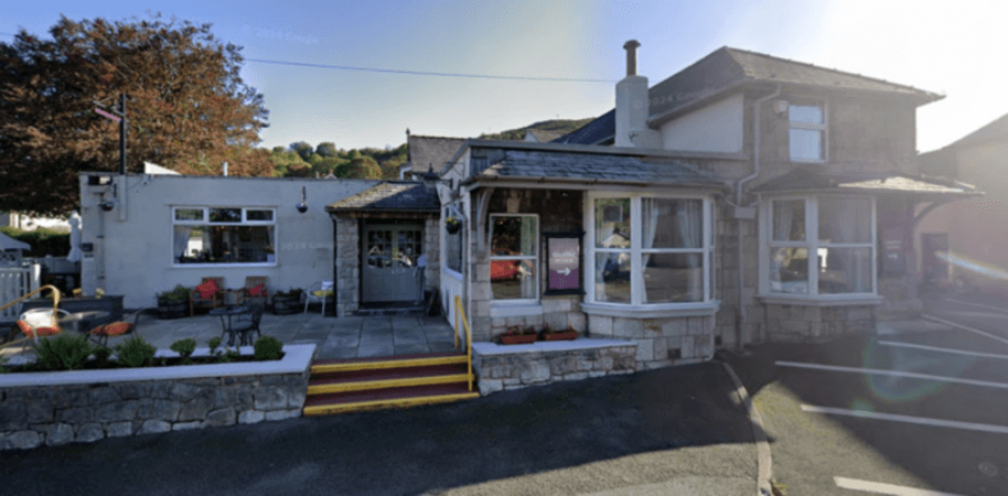 Best Sports Bars in Colwyn Bay - Mountain View Hotel