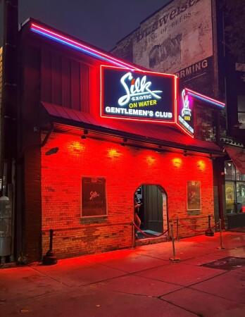 Best Sports Bars in Milwaukee - Silk Exotic on Water