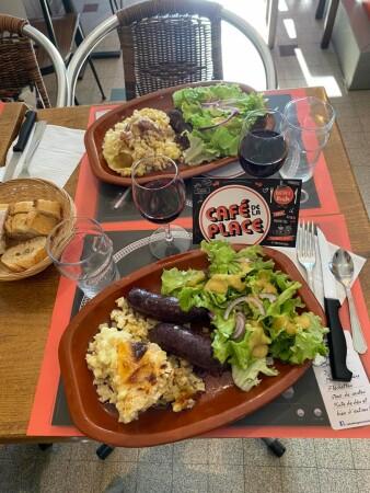 Best Sports Bars in Saint-félix - Cafe de la place Saint-Félix