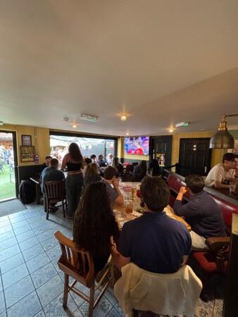 Beste Sportsbars in London - The Village Green